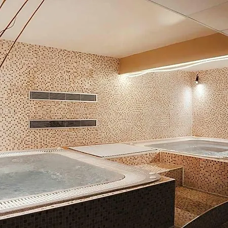 Les Sittelles Montalbert Üdülőpark 3*